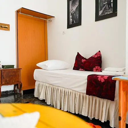 Gjiroart Corner Affittacamere *