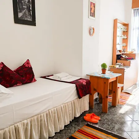 Gjiroart Corner * Gjirokastër