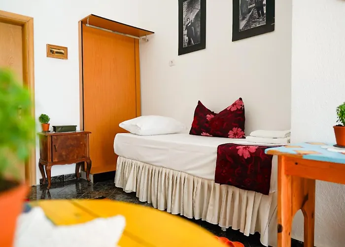 Gjiroart Corner Affittacamere *