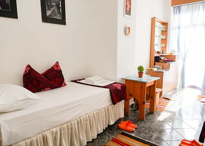 Gjiroart Corner * Gjirokastër